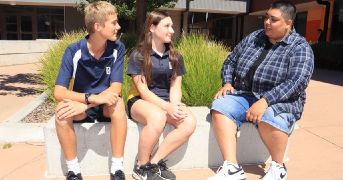 Bannockburn P-12 students with PROJECT ROCKIT Head of Programs, Dot. Photo Credit: Golden Plains Times